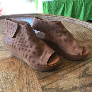 Pierre Dumas Wedges